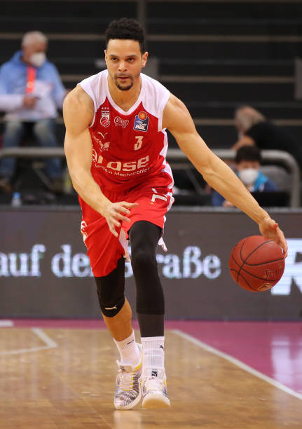 她一直以来 她一直以来