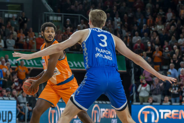 展现了他在 展现了他在